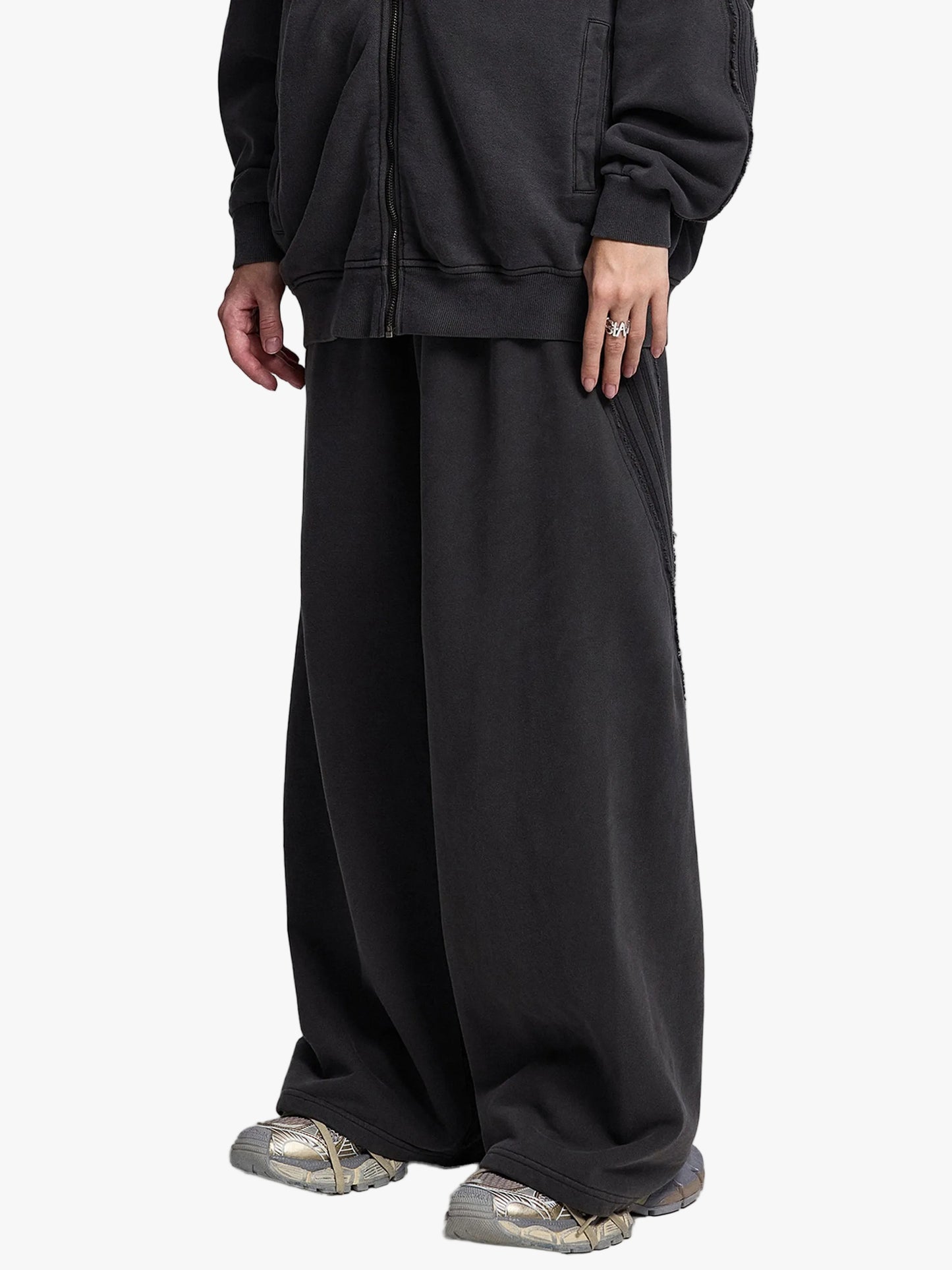Valvera Basics Snow Washed Tape Raw Edge Sweatpants - Valvera