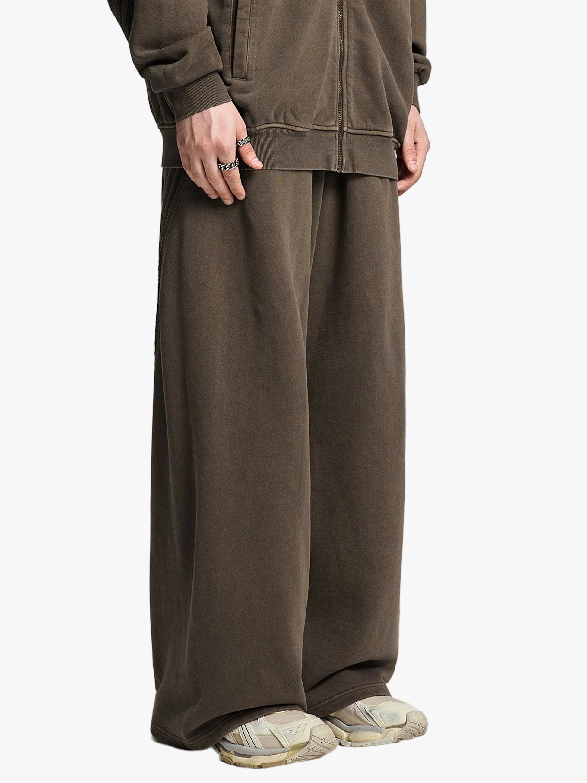 Valvera Basics Snow Washed Tape Raw Edge Sweatpants - Valvera